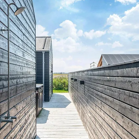 5 Star In Lokken-by Traum *